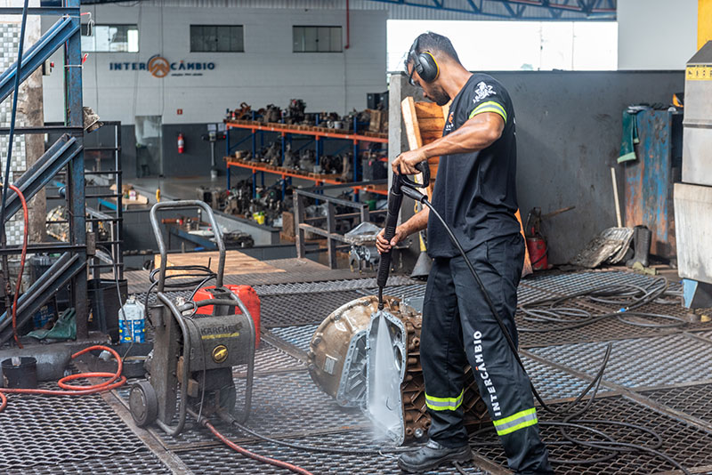 Técnicos e Mão de Obra Especializada